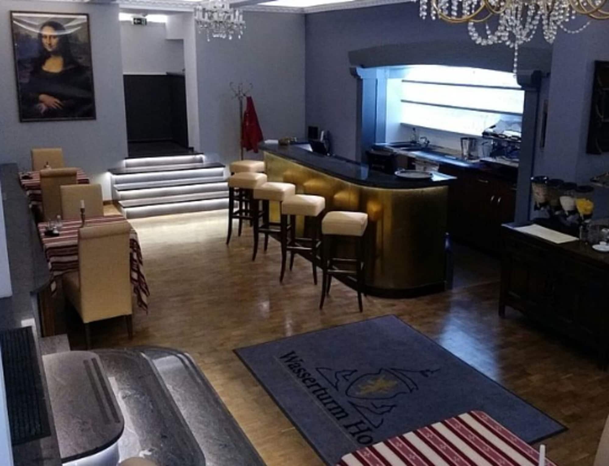 Фото Wasserturm Hotel