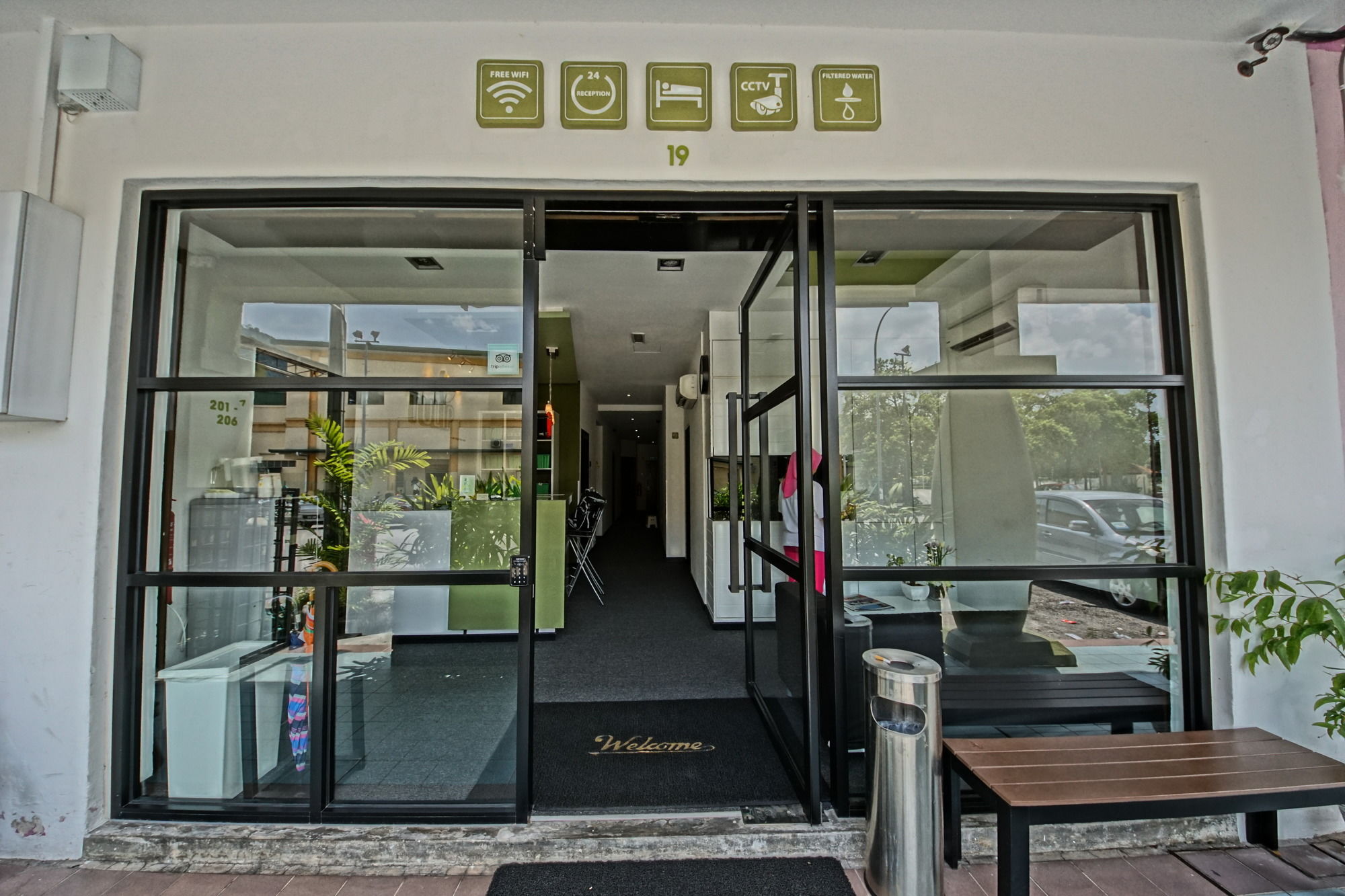 Фото отеля 2