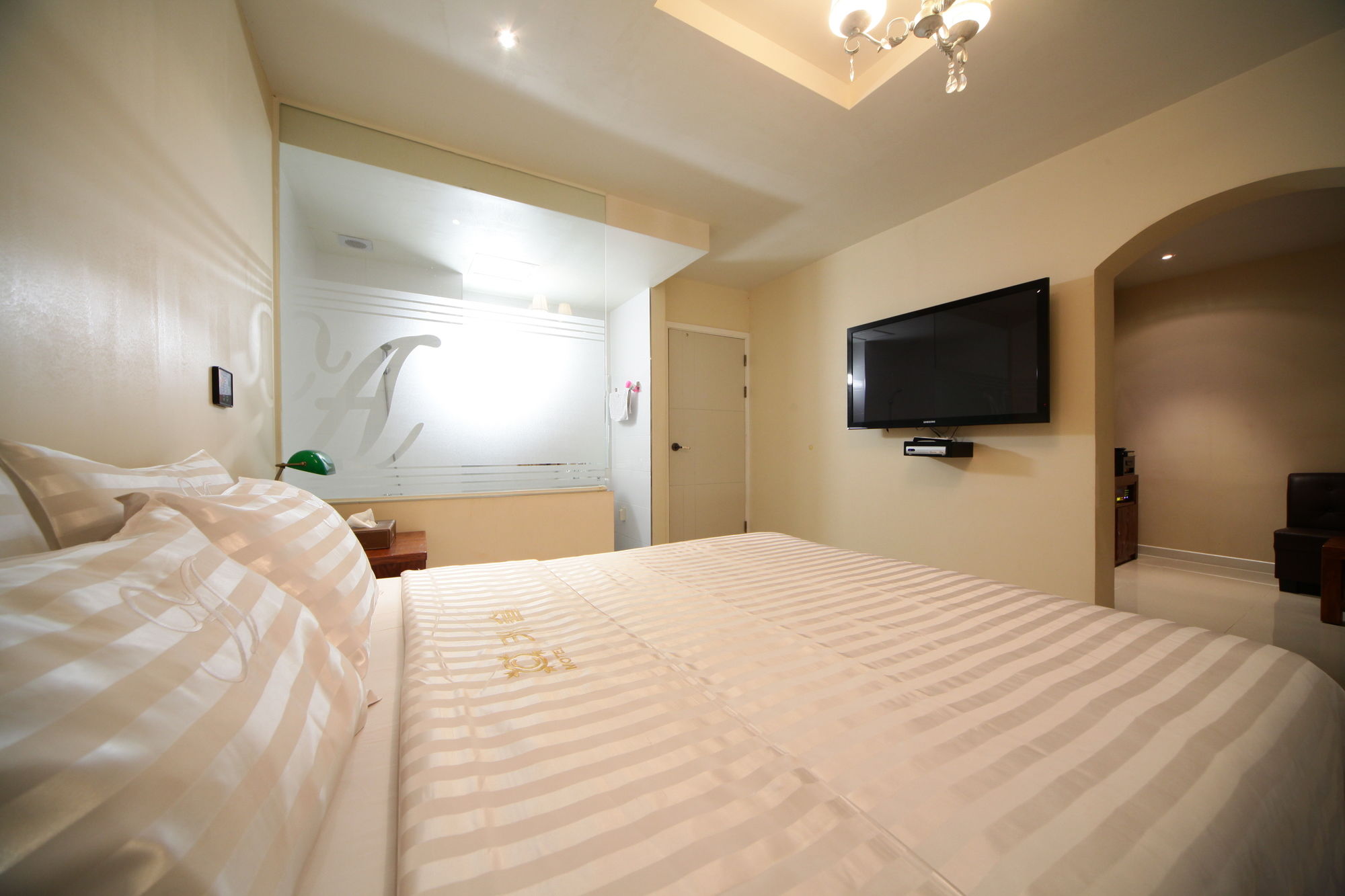 Фото A Hotel Iksan