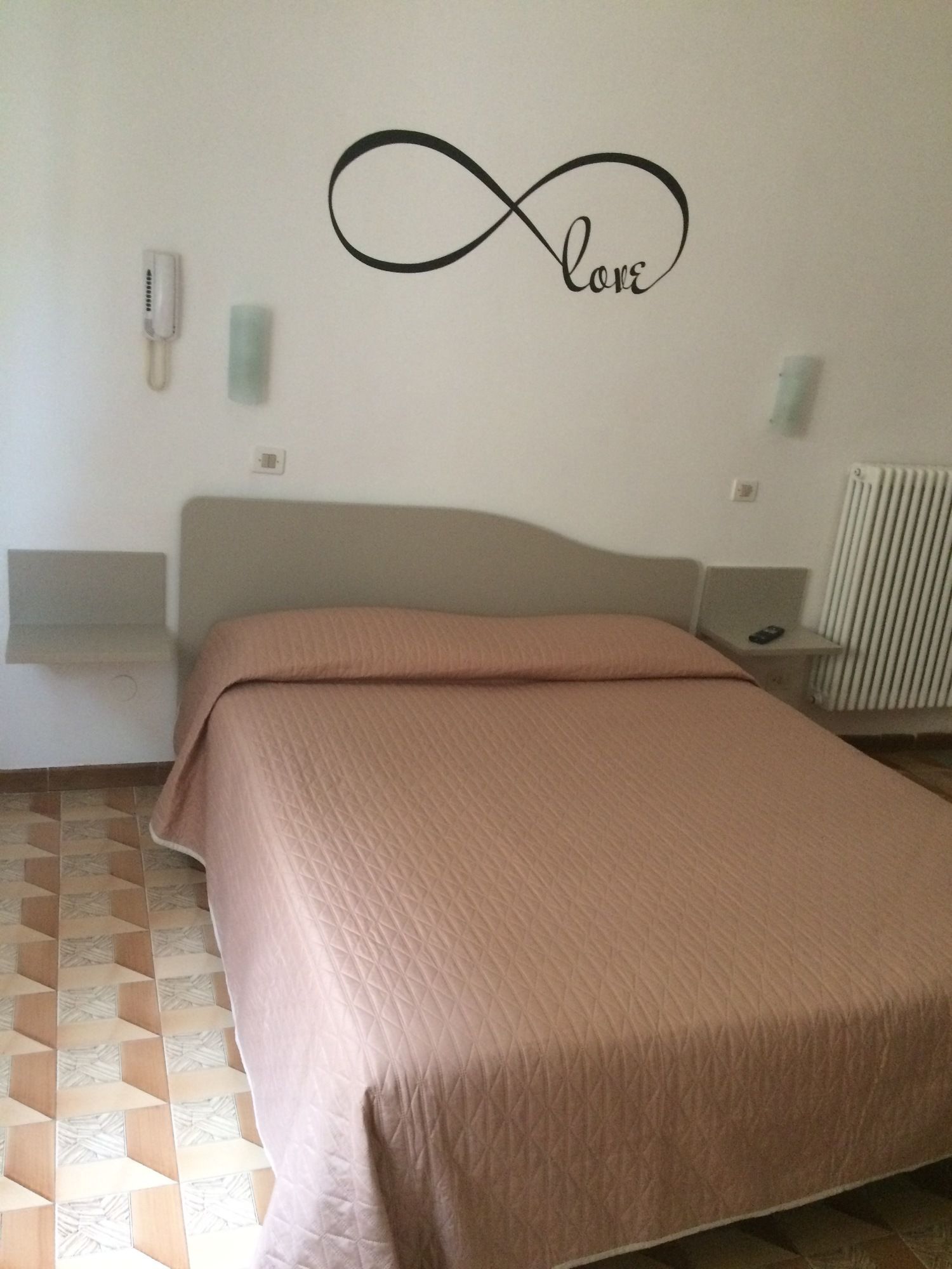 Фото Hotel Benaco Bee Free