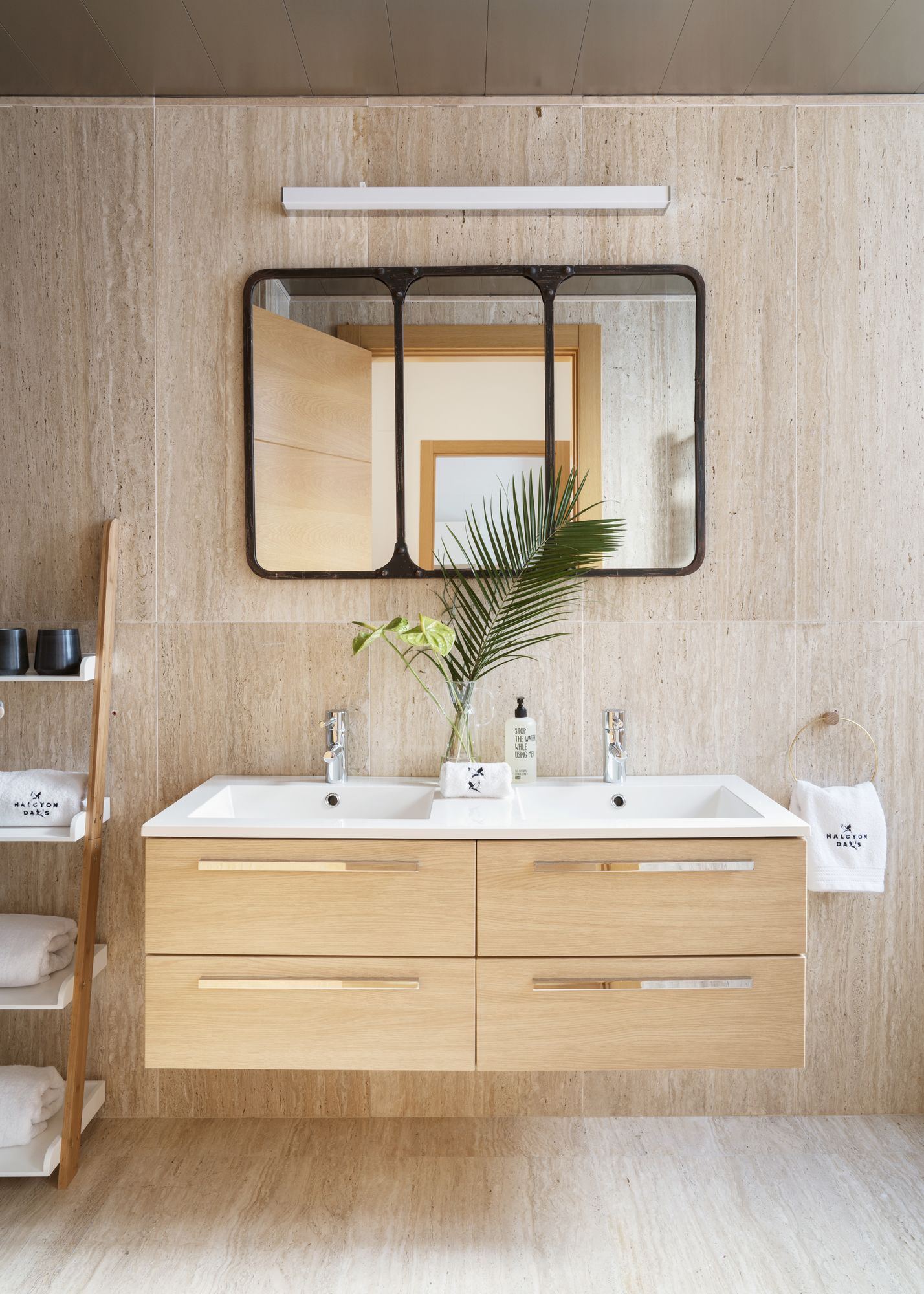 Фото Halcyon Days Apartamento