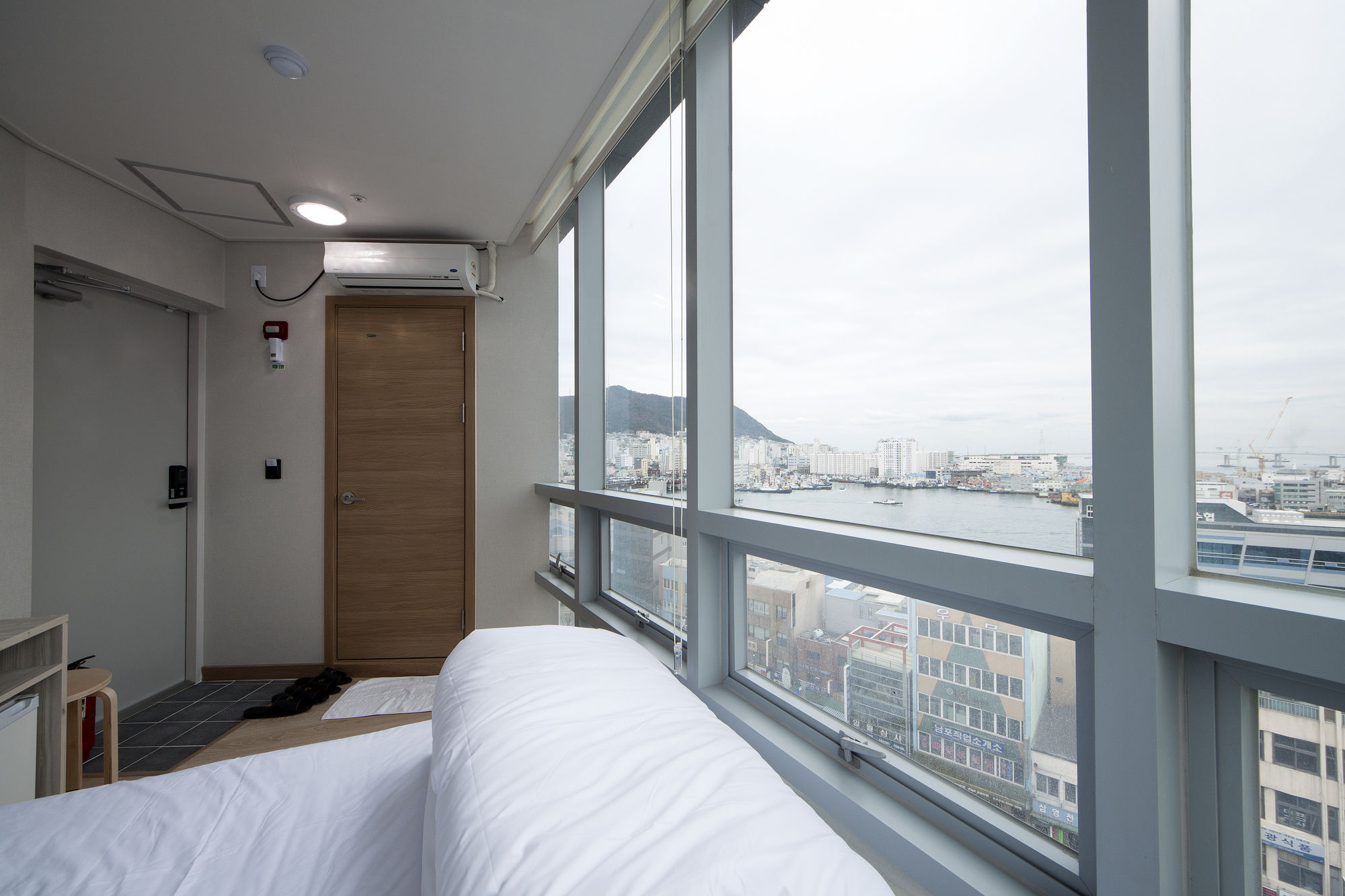 Фото K-Guesthouse Premium Nampo 1