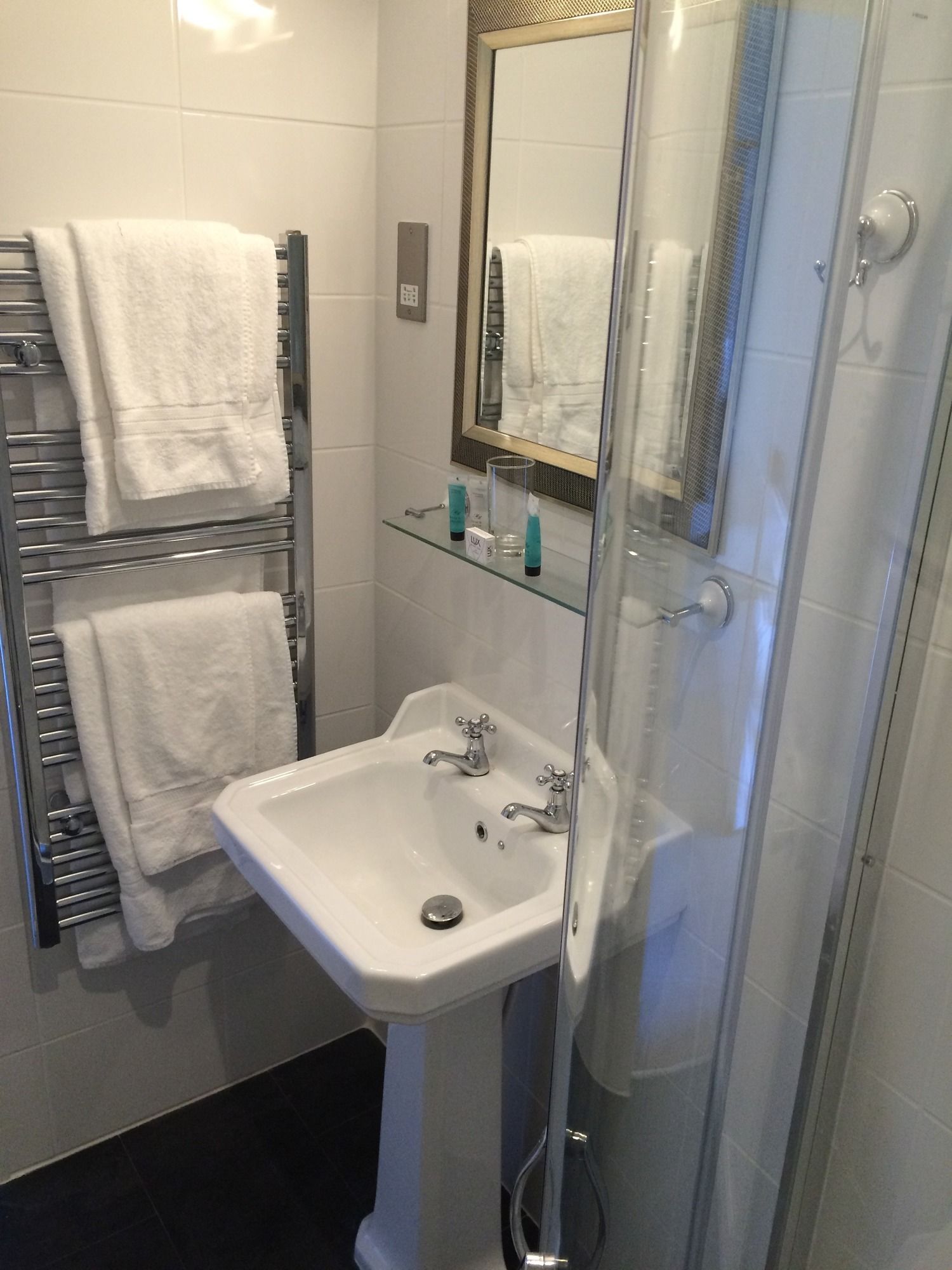 Фото Crofton House Hotel