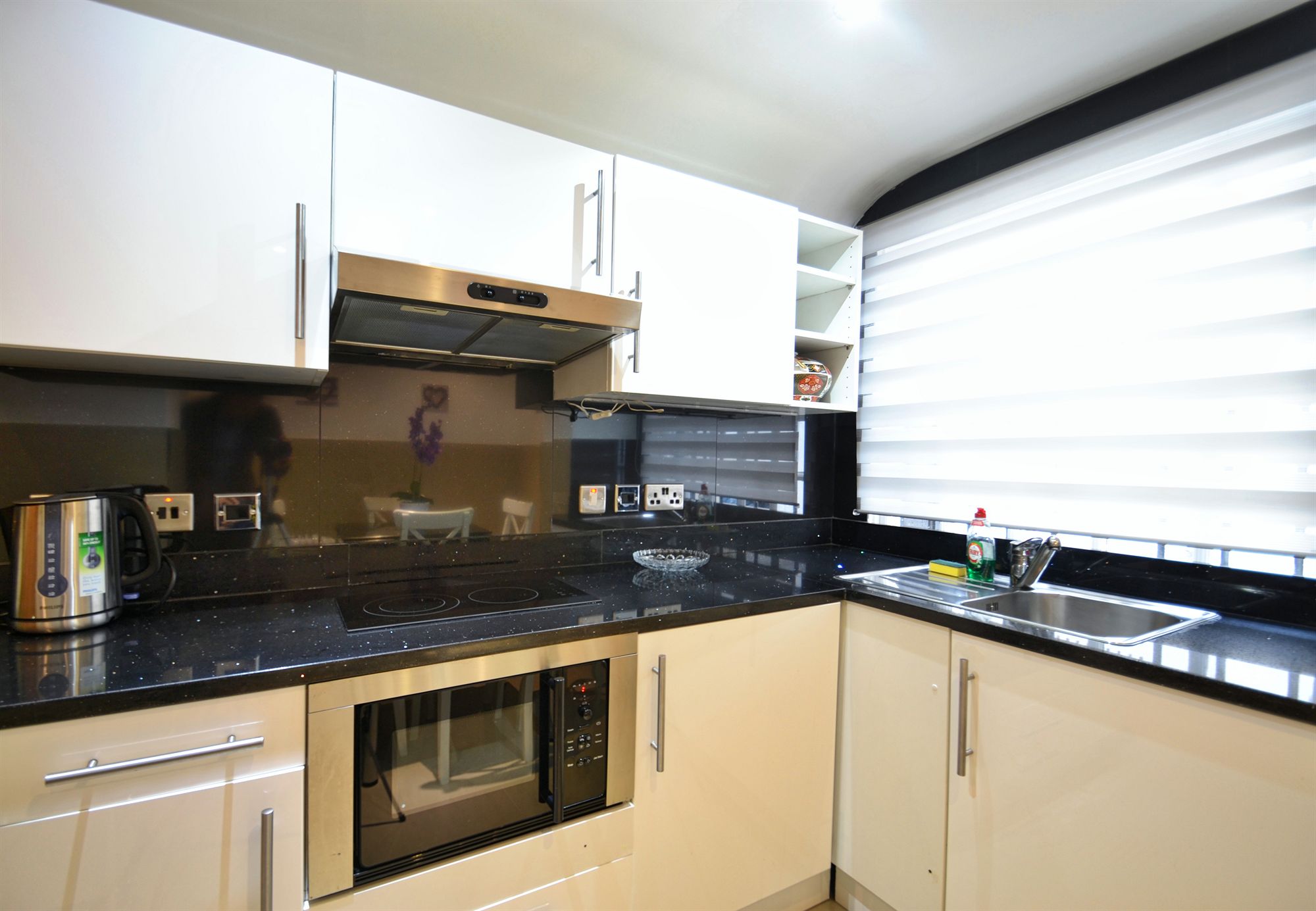 Фото Hyde Park Apartments