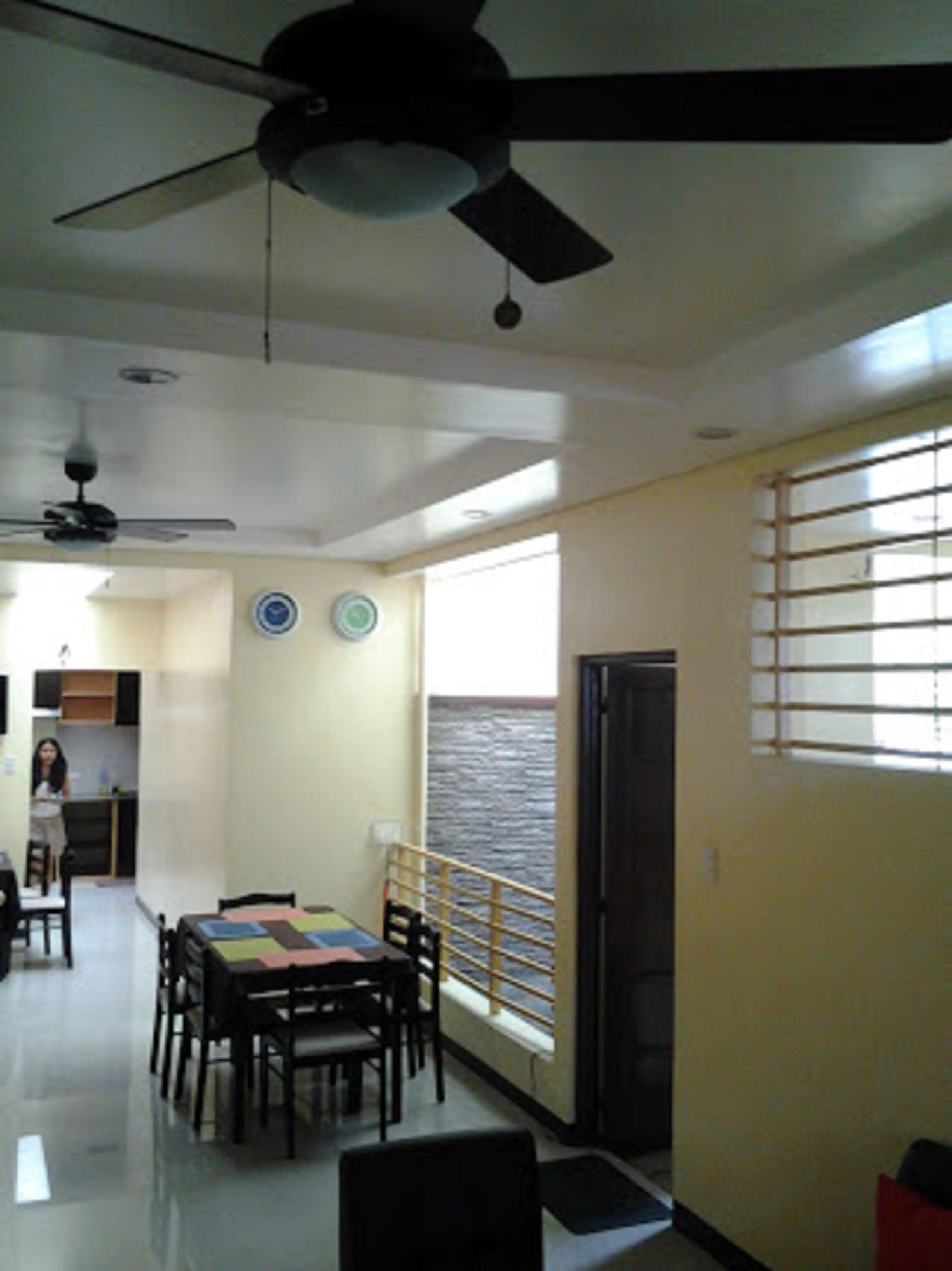 Фото Crossroads Hostel Manila