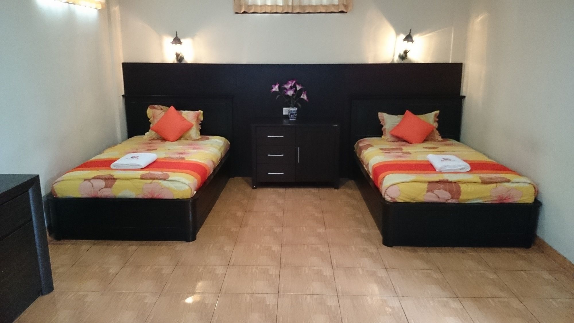 Фото Agus Beach Inn