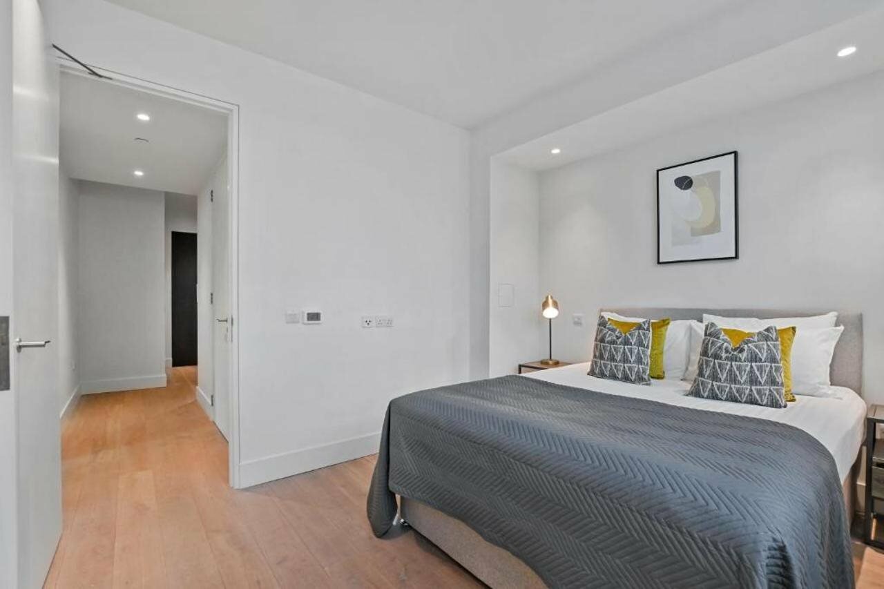 Фото Whitfield Street Residences by Q Apartments