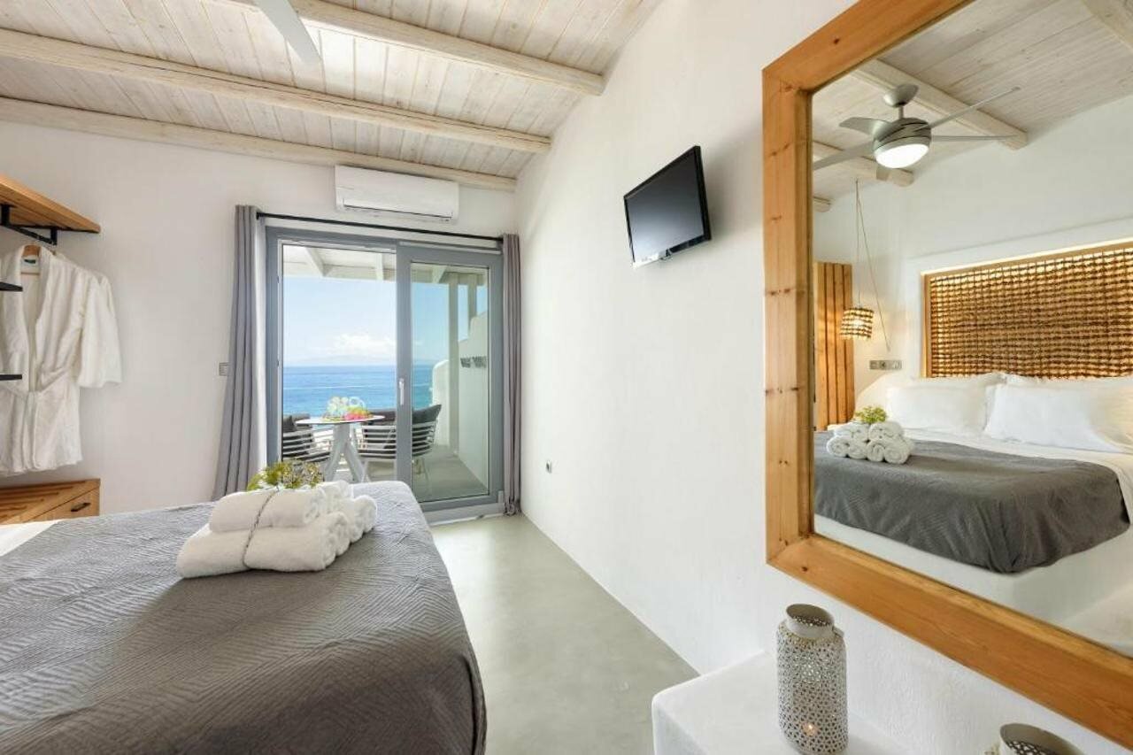 Фото Blue Waves Suites & Apartments To Kyma