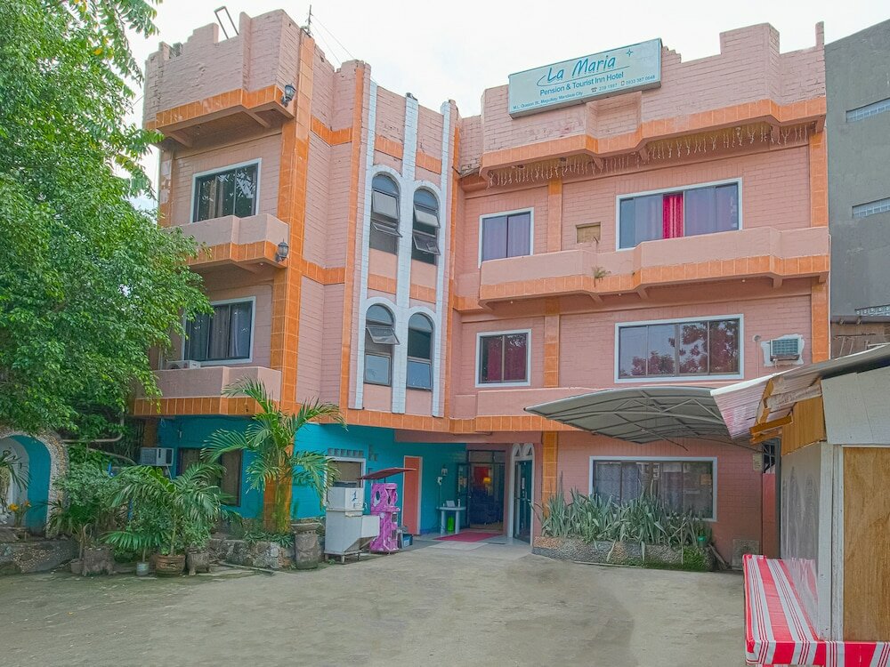 Фото Oyo 749 La Maria Pension And Tourist Inn Hotel