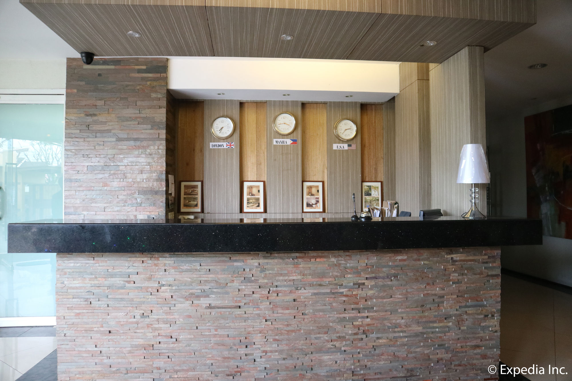 Фото Magallanes Square Hotel