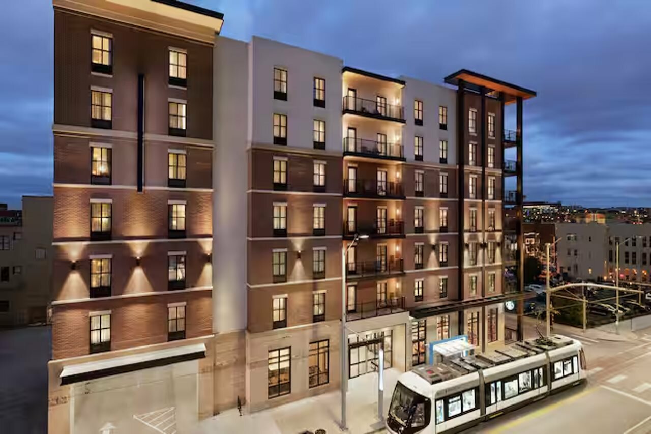 Фото Hampton Inn & Suites Kansas City Downtown Crossroads