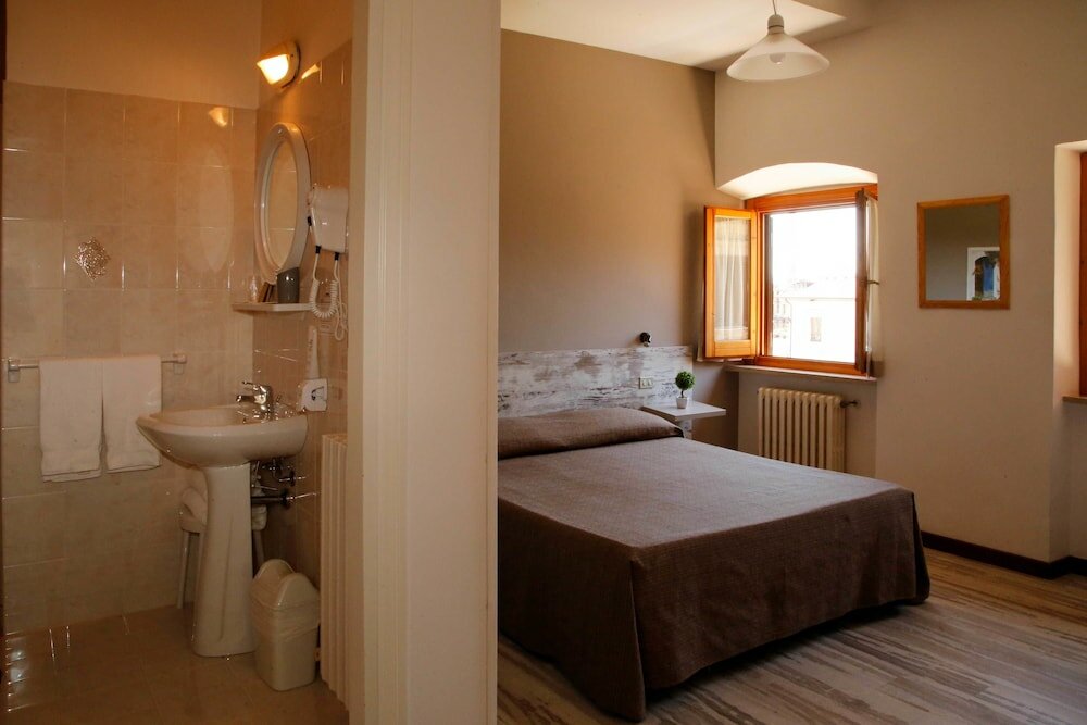 Фото Hotel Mom Assisi