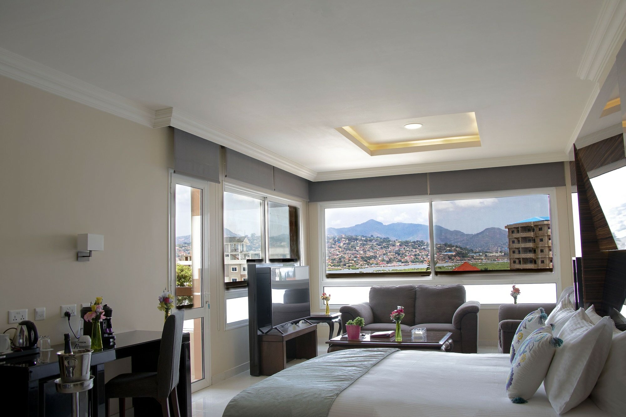 Фото Home Suites Boutique Hotel