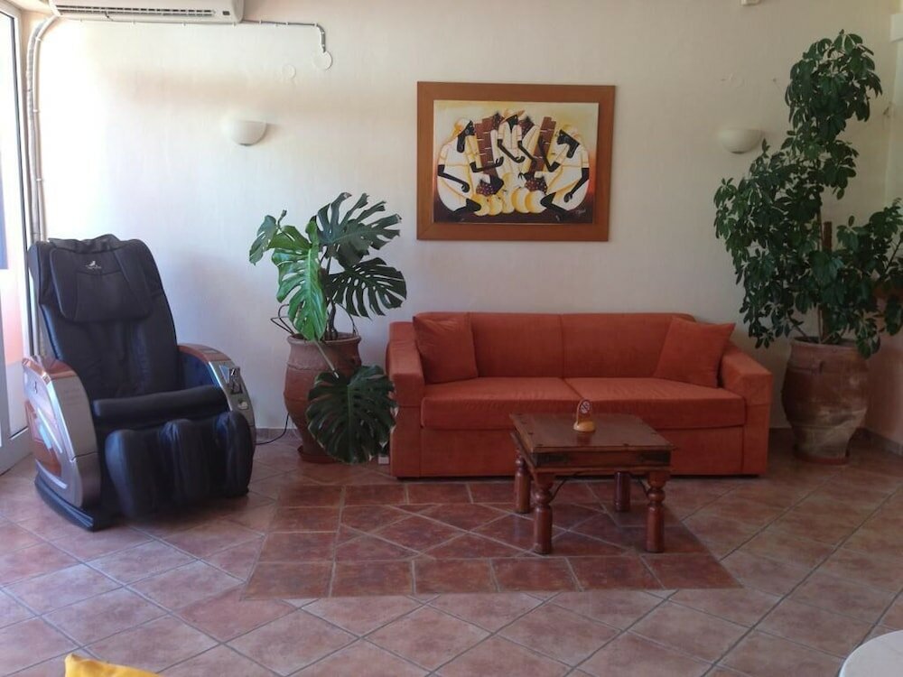 Фото Aloni Hotel