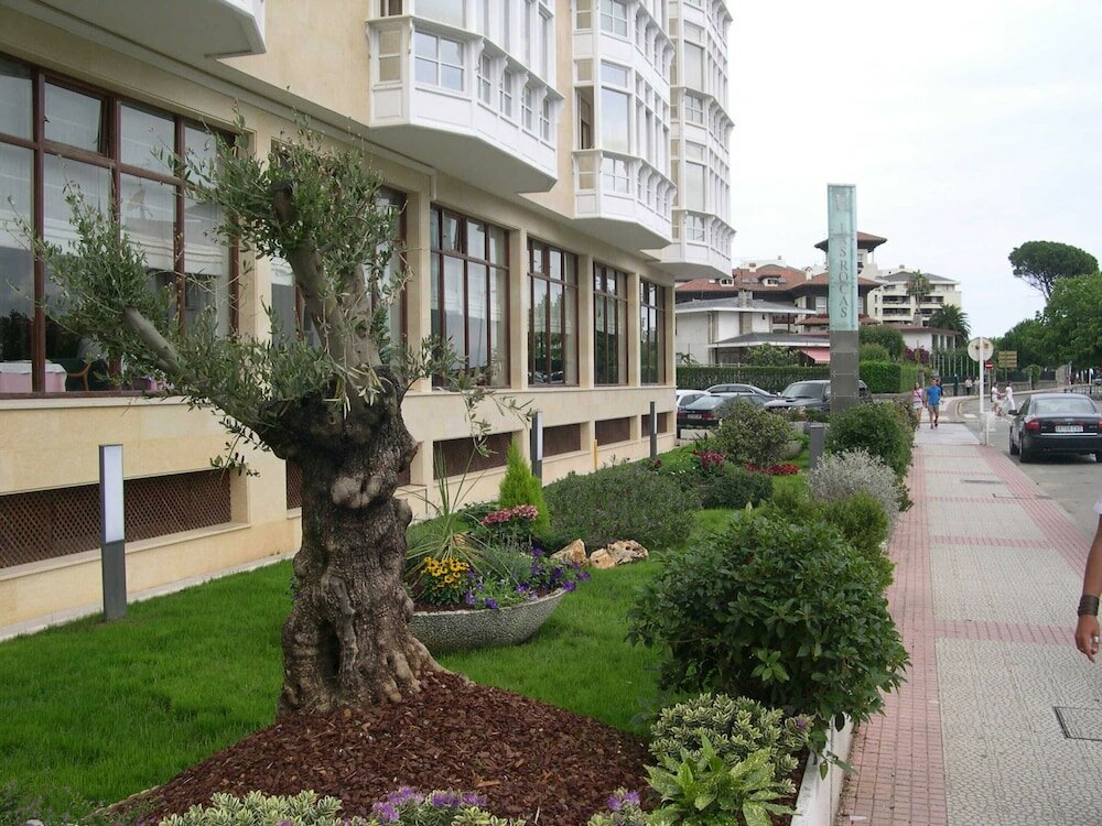 Фото Las Rocas Playa Hotel