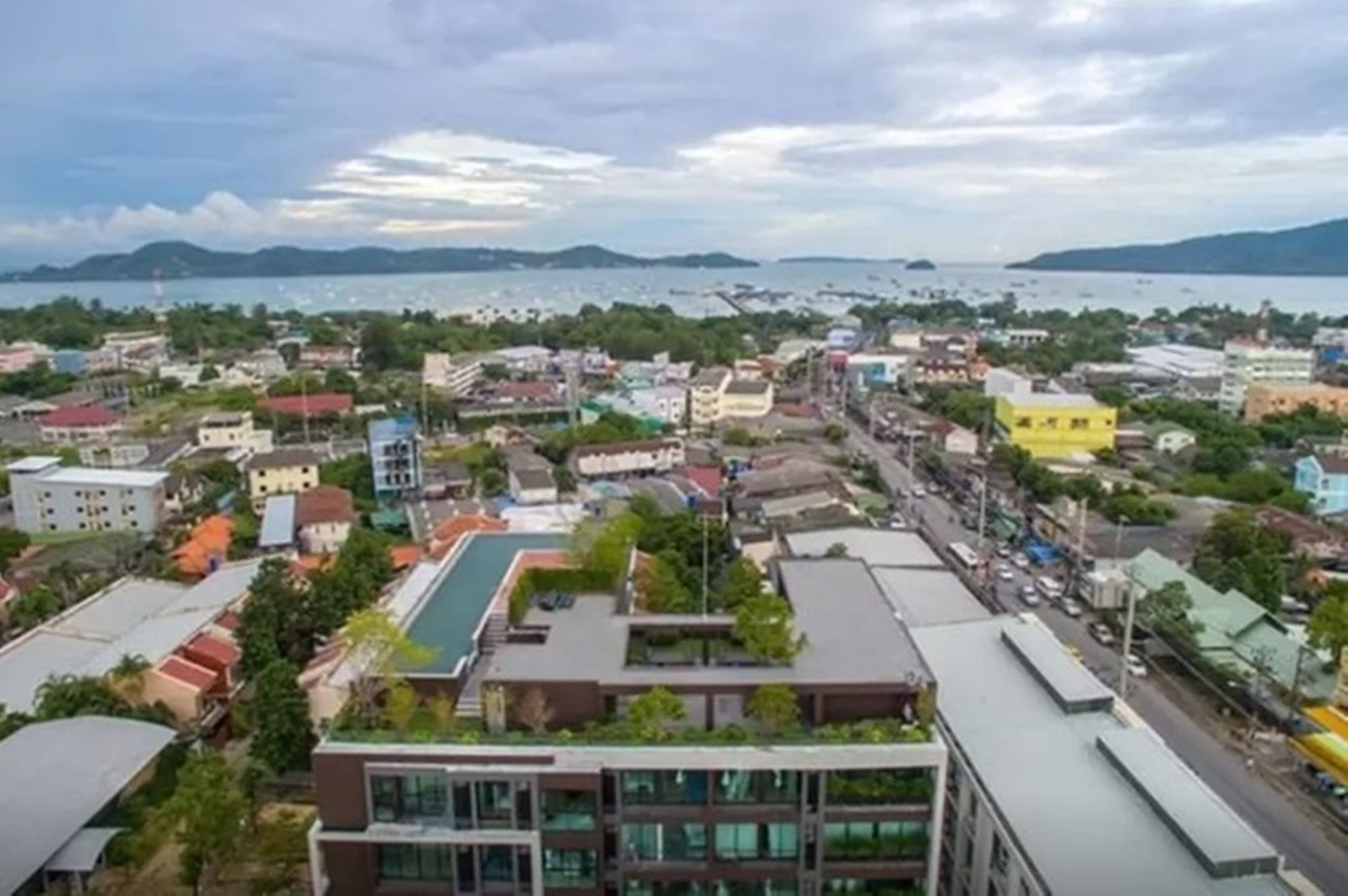 Фото Dlux Condominium