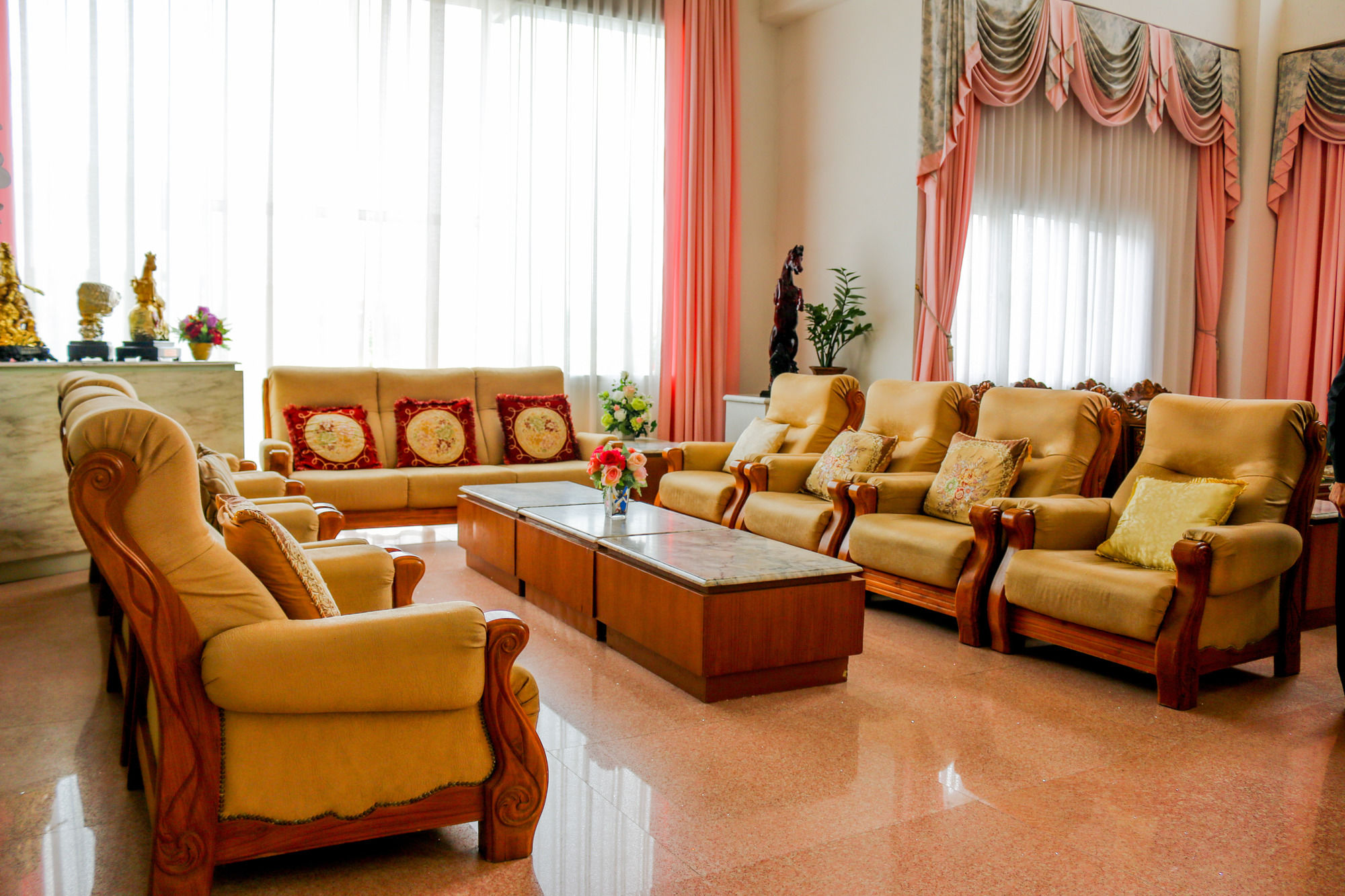 Фото Thong Tarin Hotel