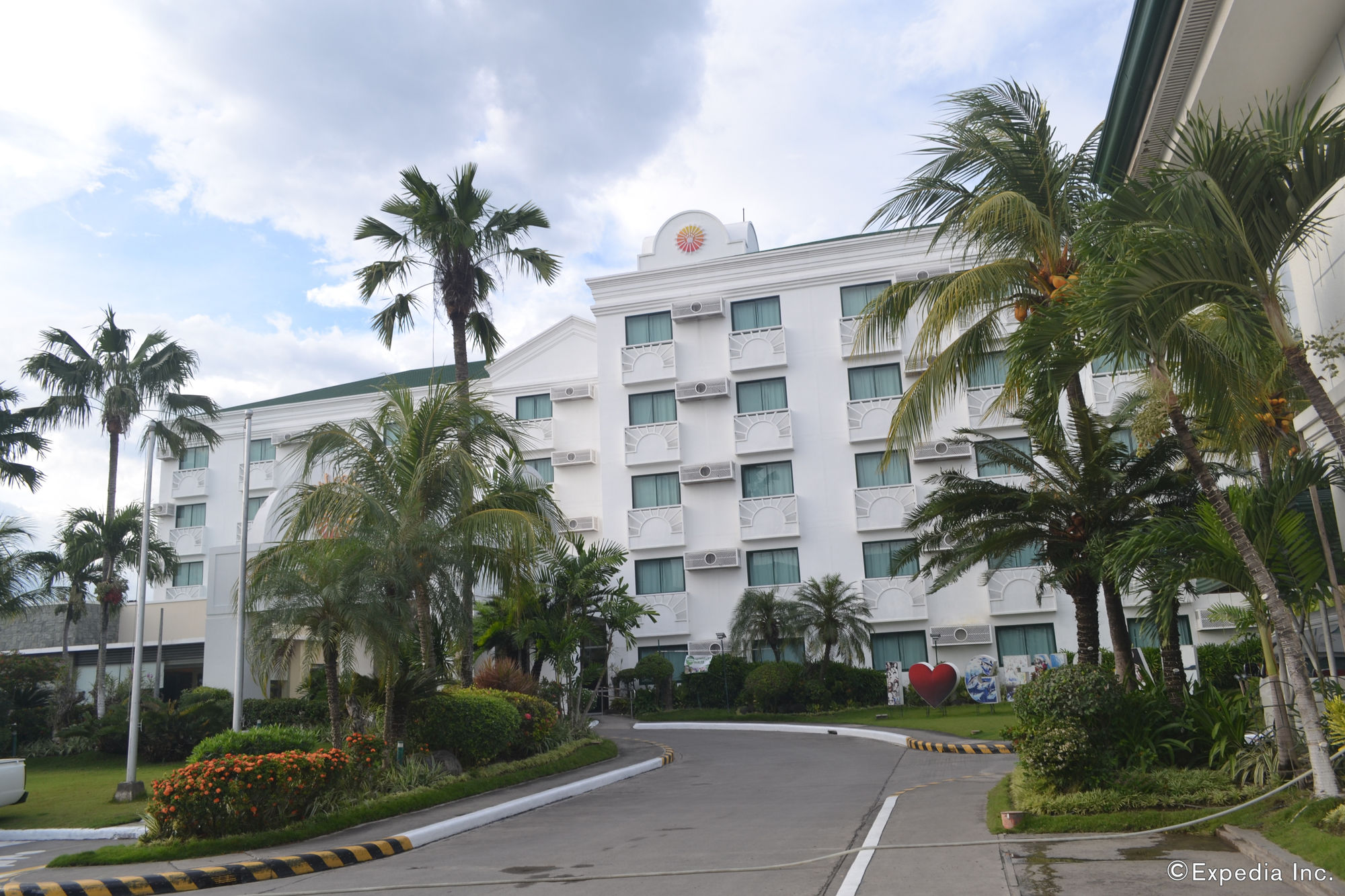 Фото East Asia Royale Hotel