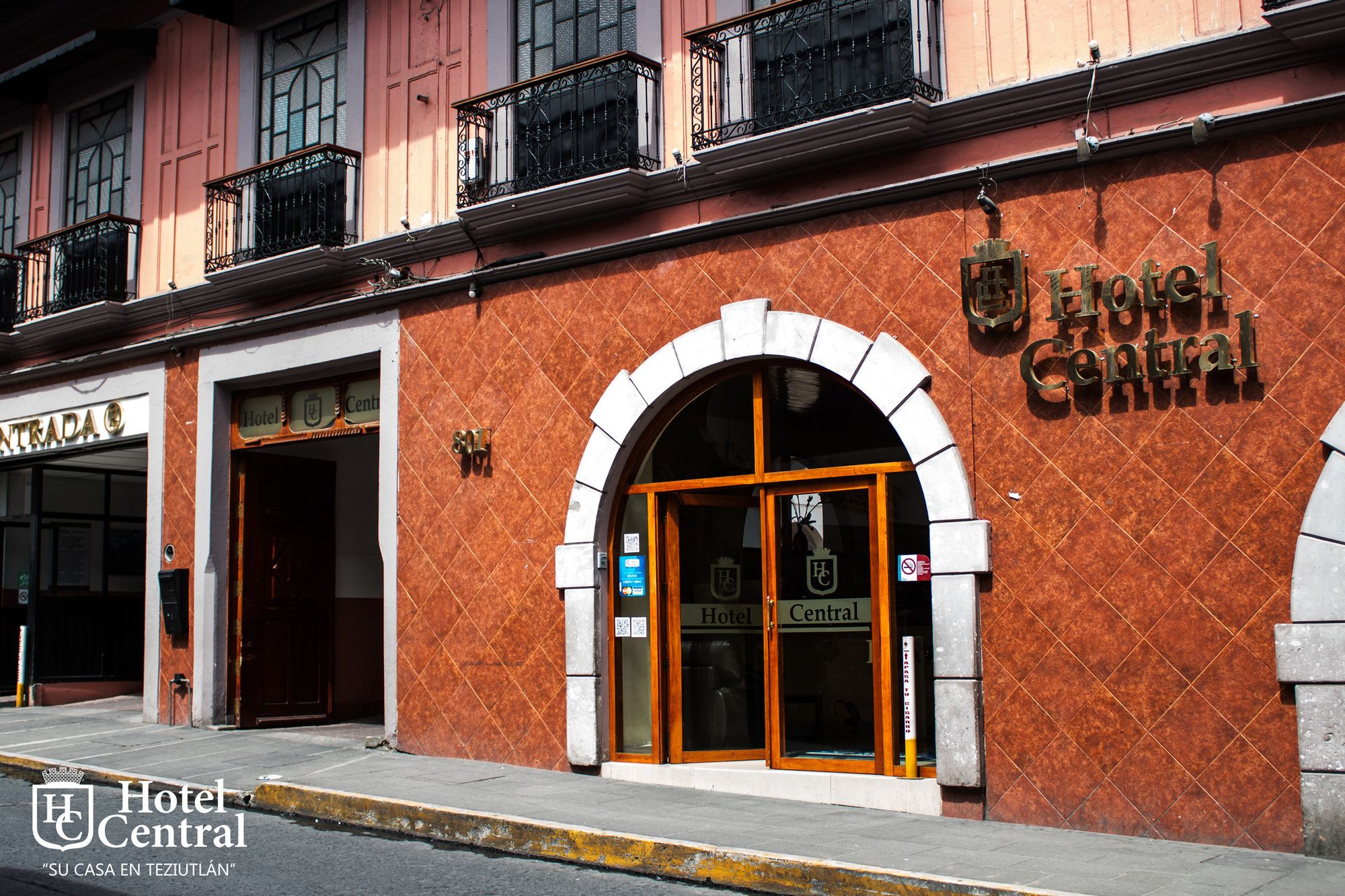 Фото отеля 1