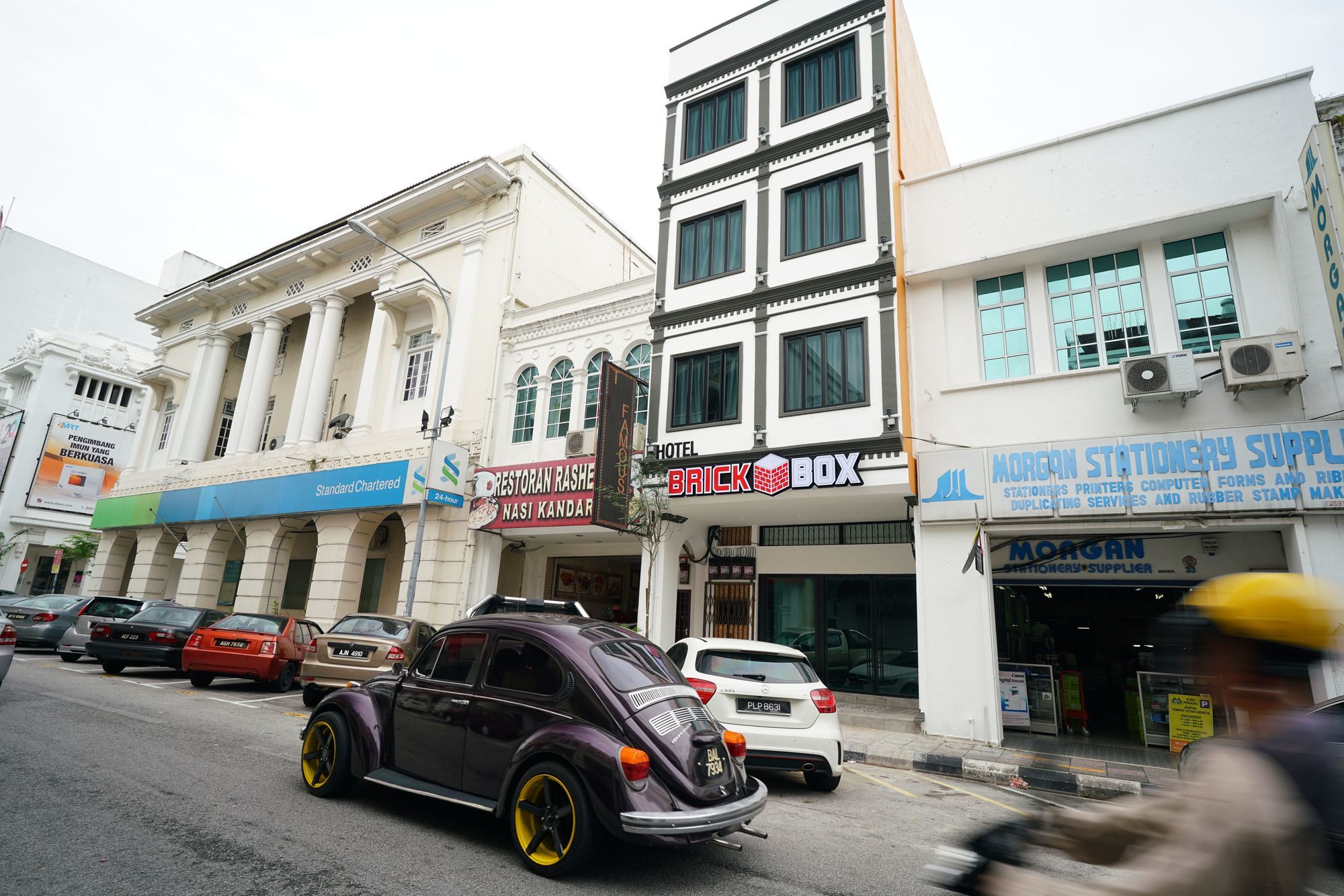 Фото Brick Box Hotel