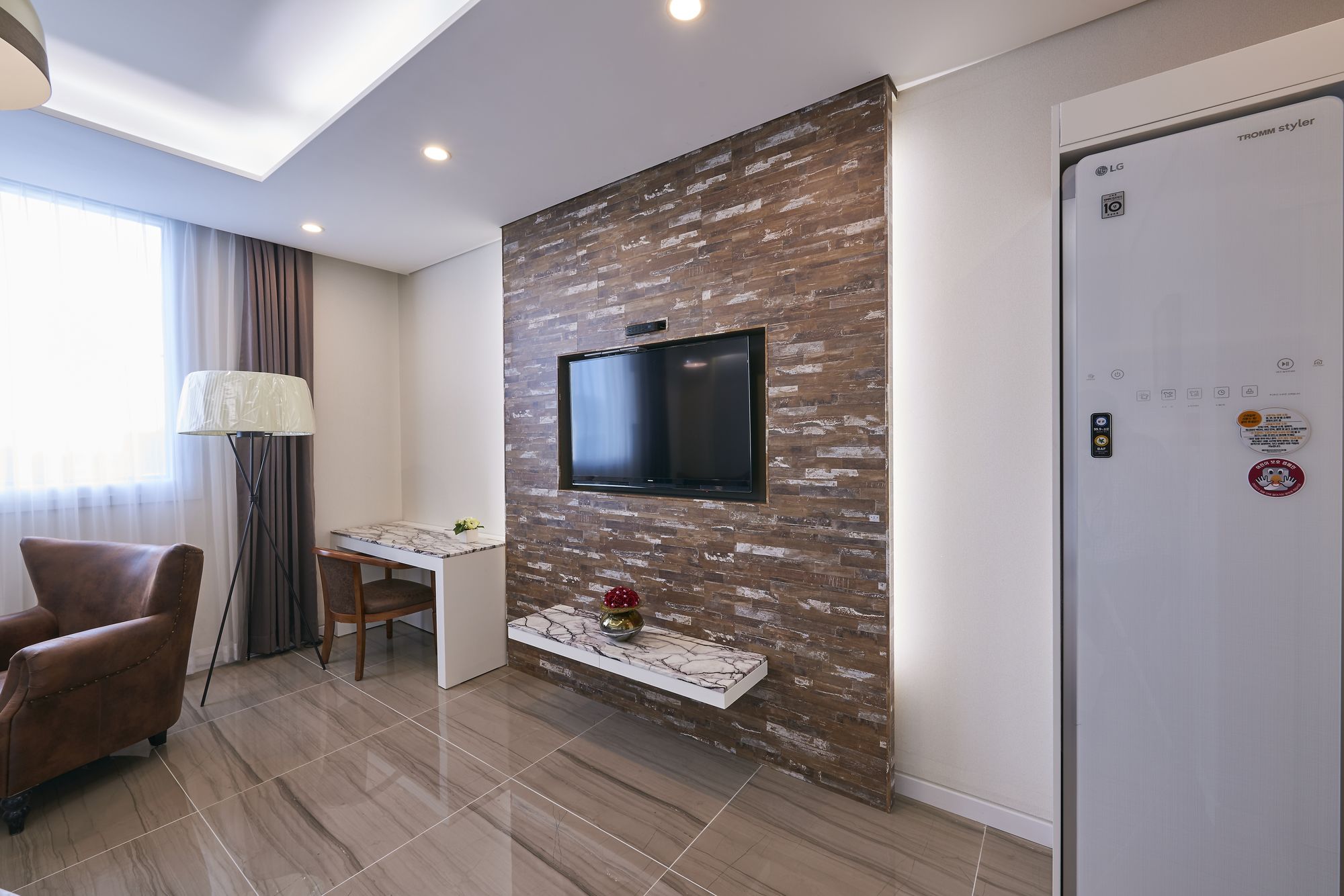 Фото Gwangju Aura Hotel