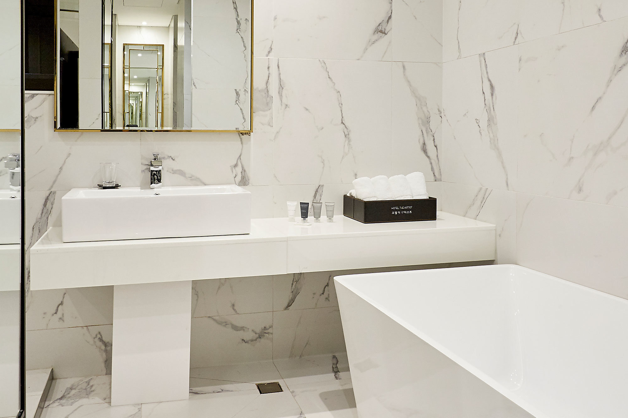 Фото Hotel The Artist Yeoksam