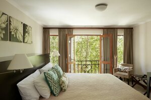 Гостиница Bayflowers Guest House