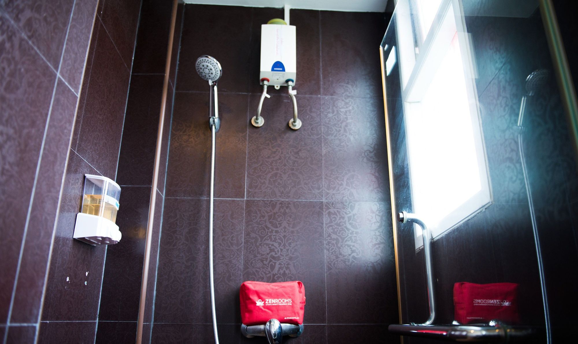 Фото Zen Rooms Sukhumvit 71