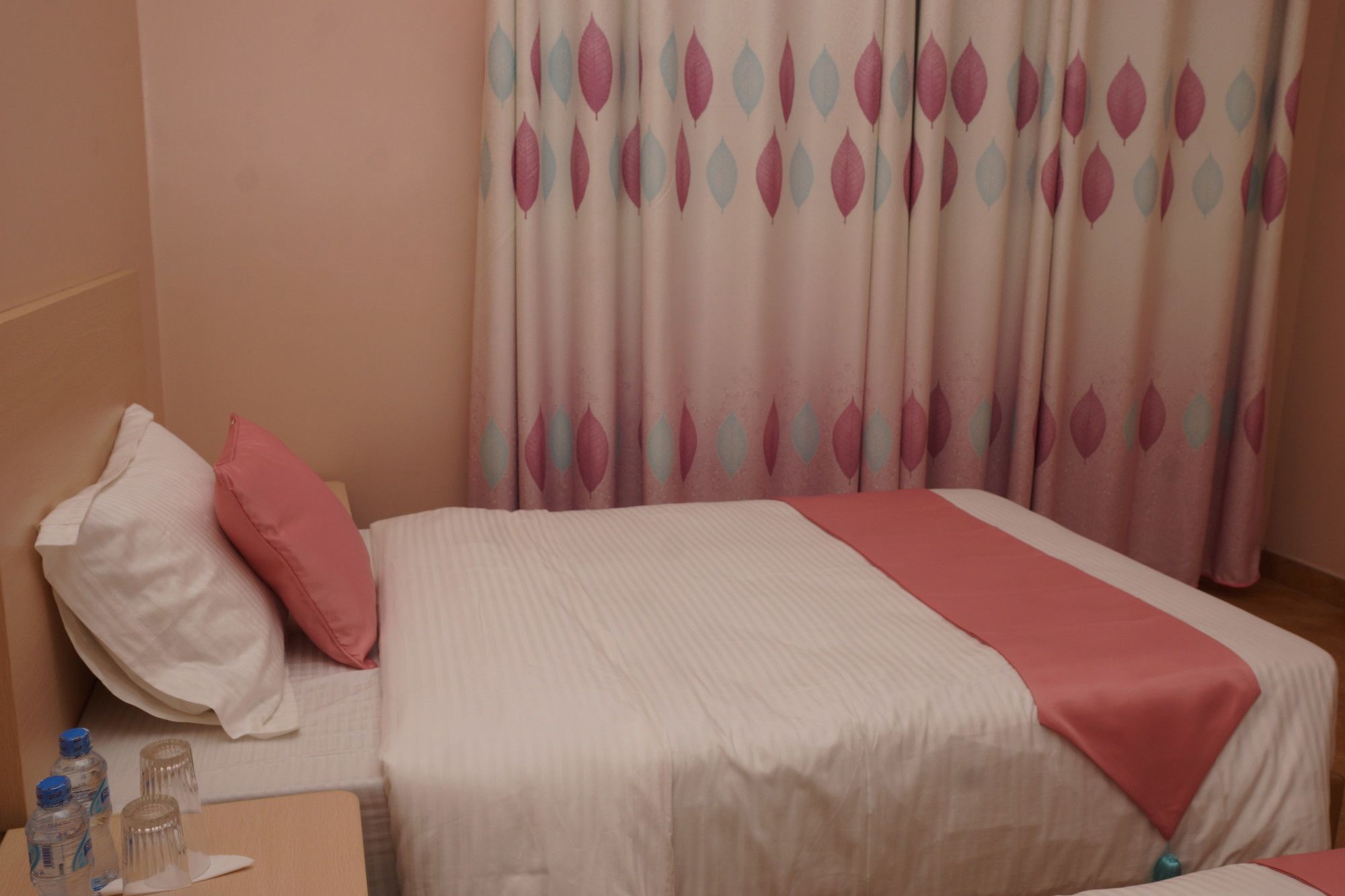 Фото Là Ponye Hotel Apartment