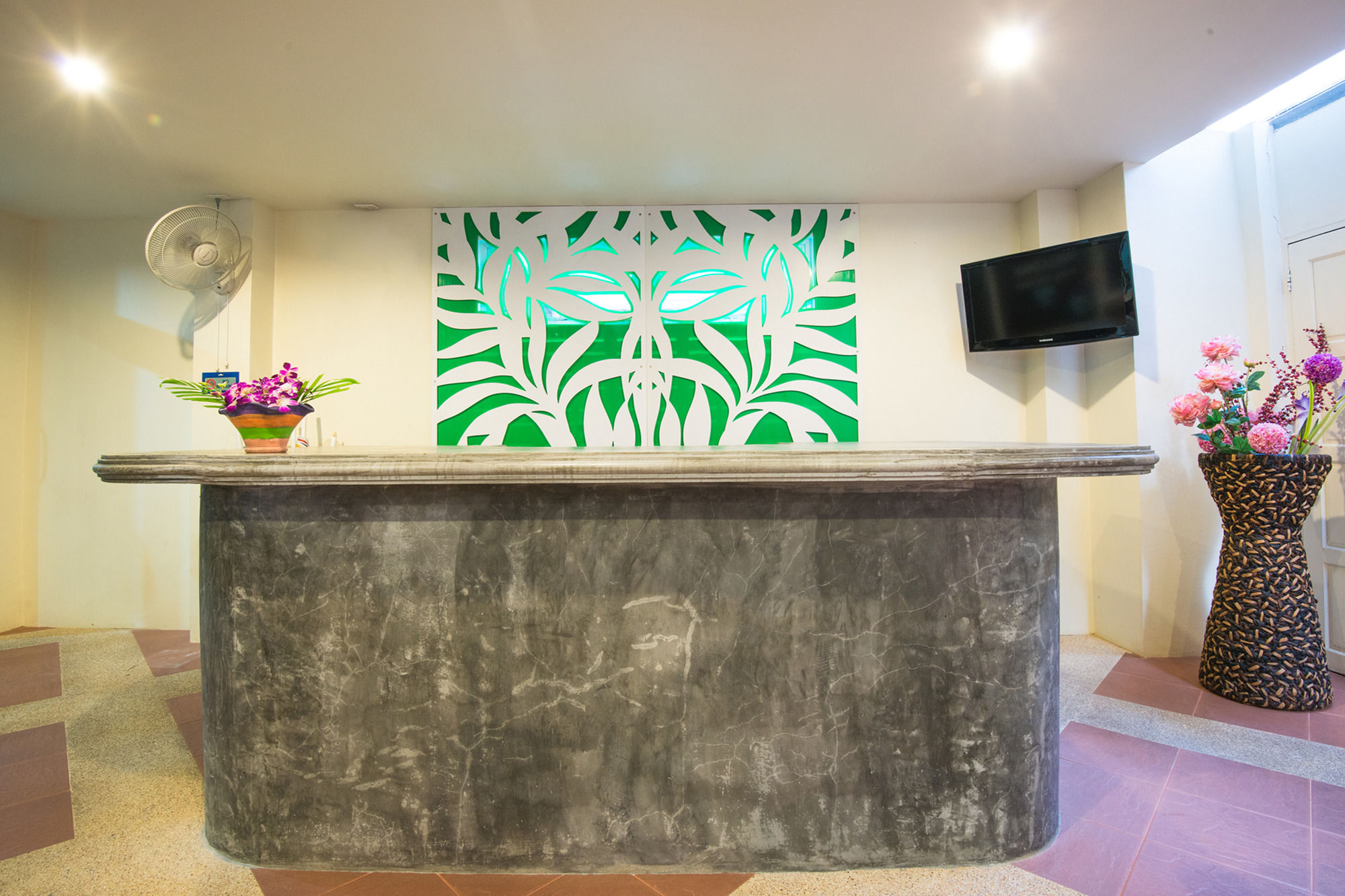 Фото At Kamala Hotel