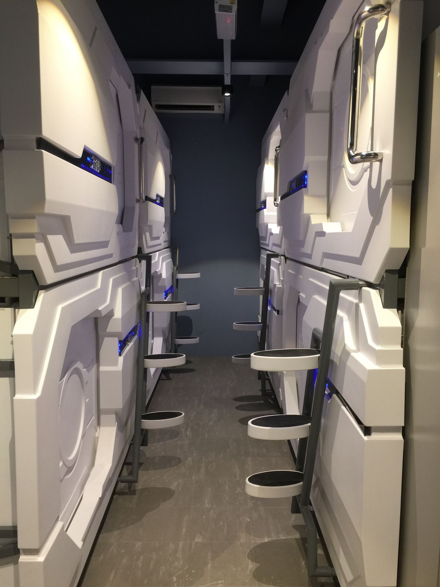 Фото Space Hotel