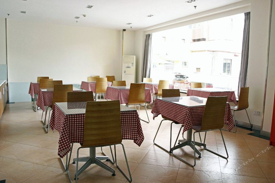 Фото 7Days Inn Hotel