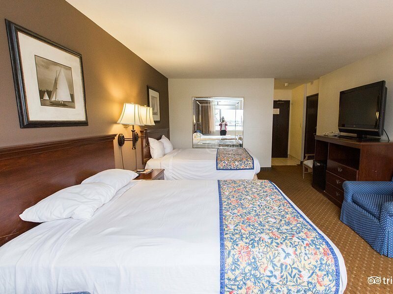 Фото Portside Inn & Suites