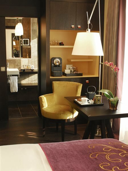 Фото Eastwest Hotel