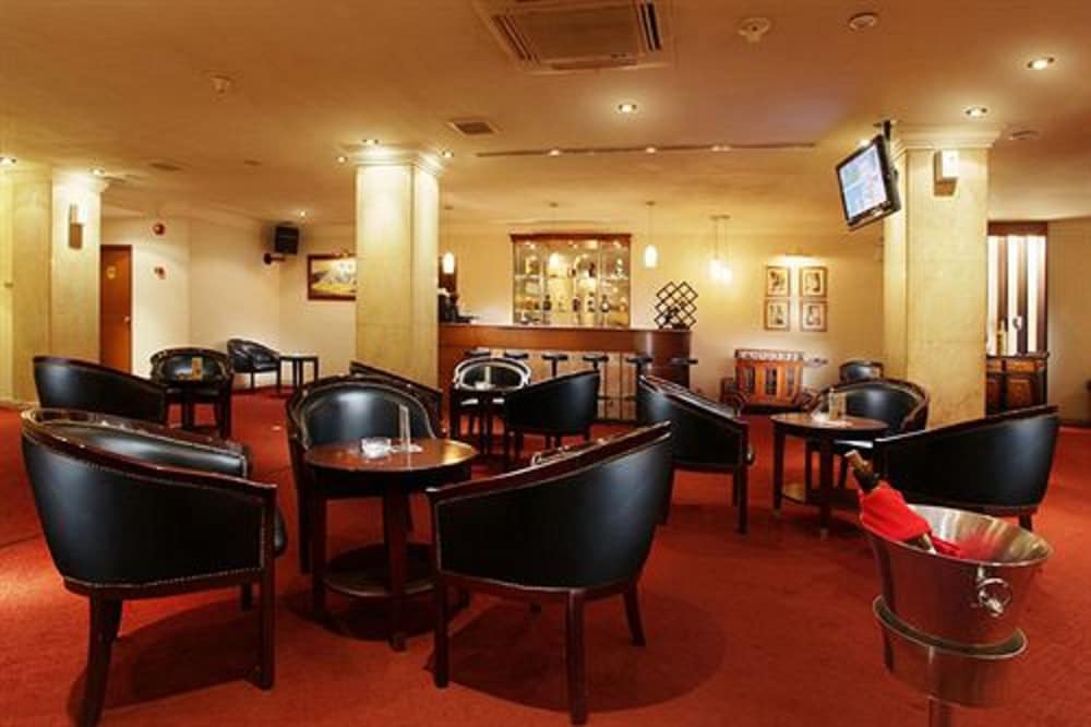 Фото Hotel New Saphir Yogyakarta