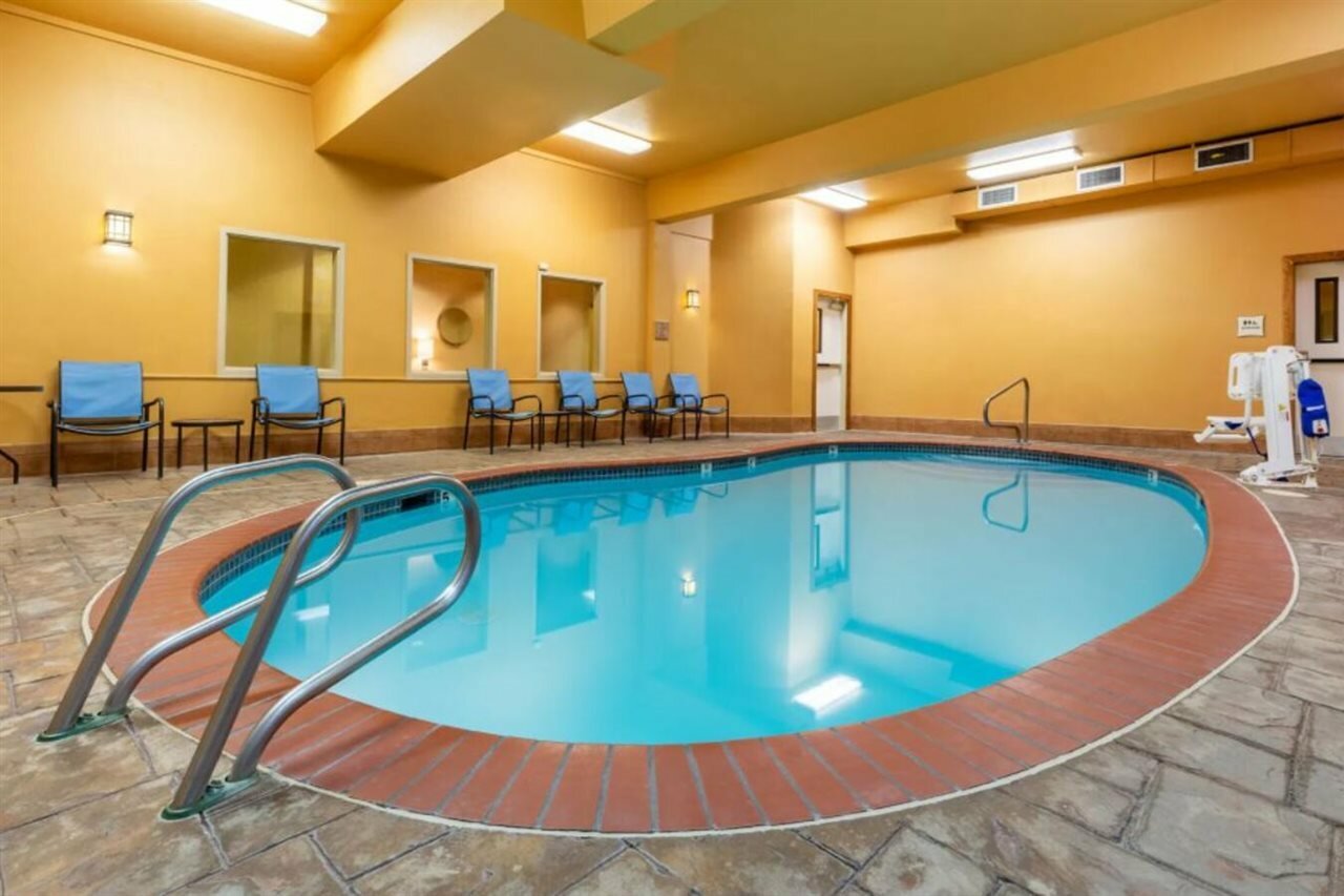 Фото La Quinta Inn & Suites by Wyndham Vancouver