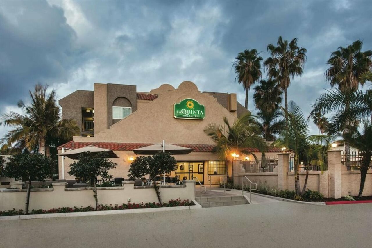 Фото La Quinta Inn & Suites by Wyndham Carlsbad - Legoland Area