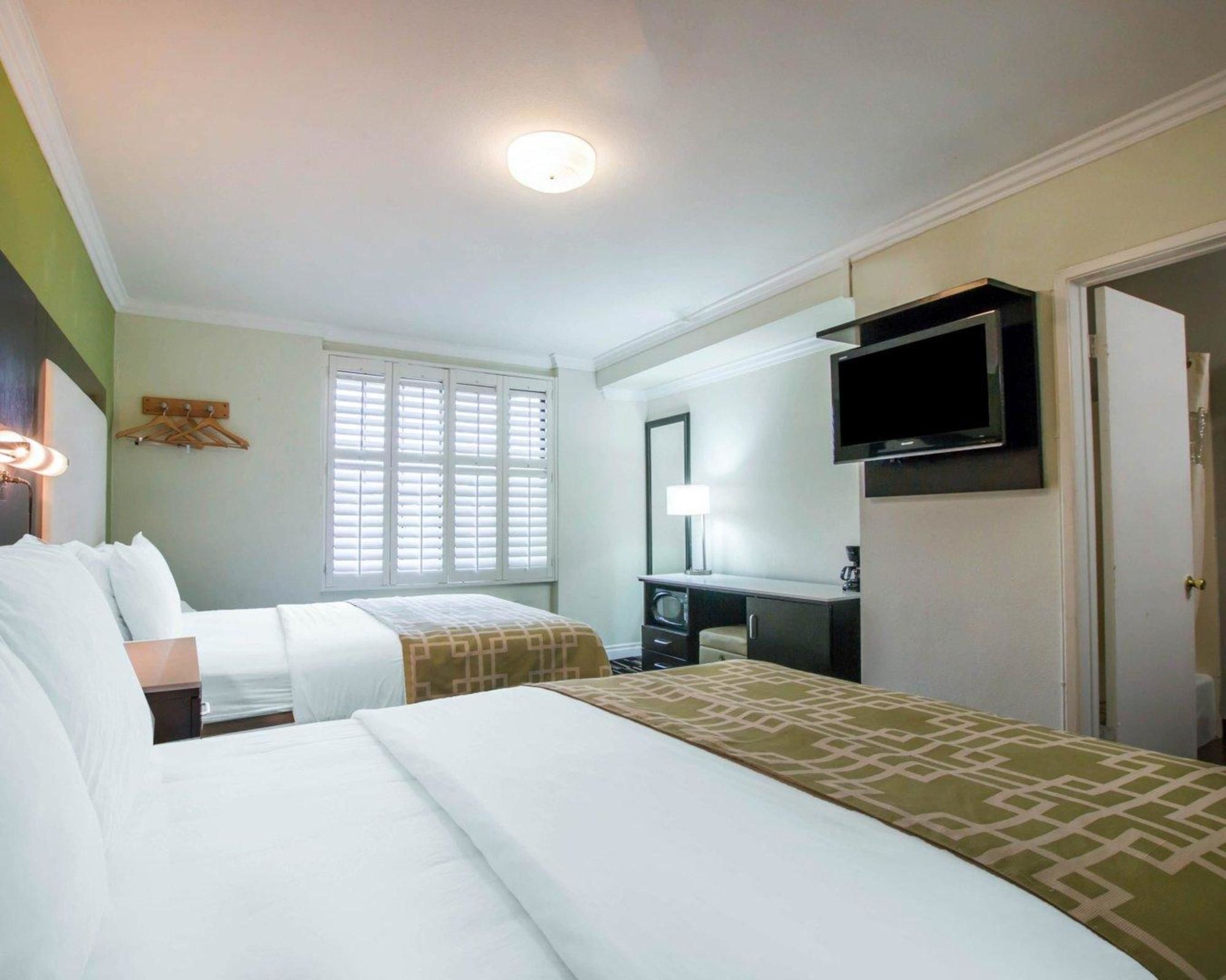 Фото SureStay Hotel by Best Western Beverly Hills West La