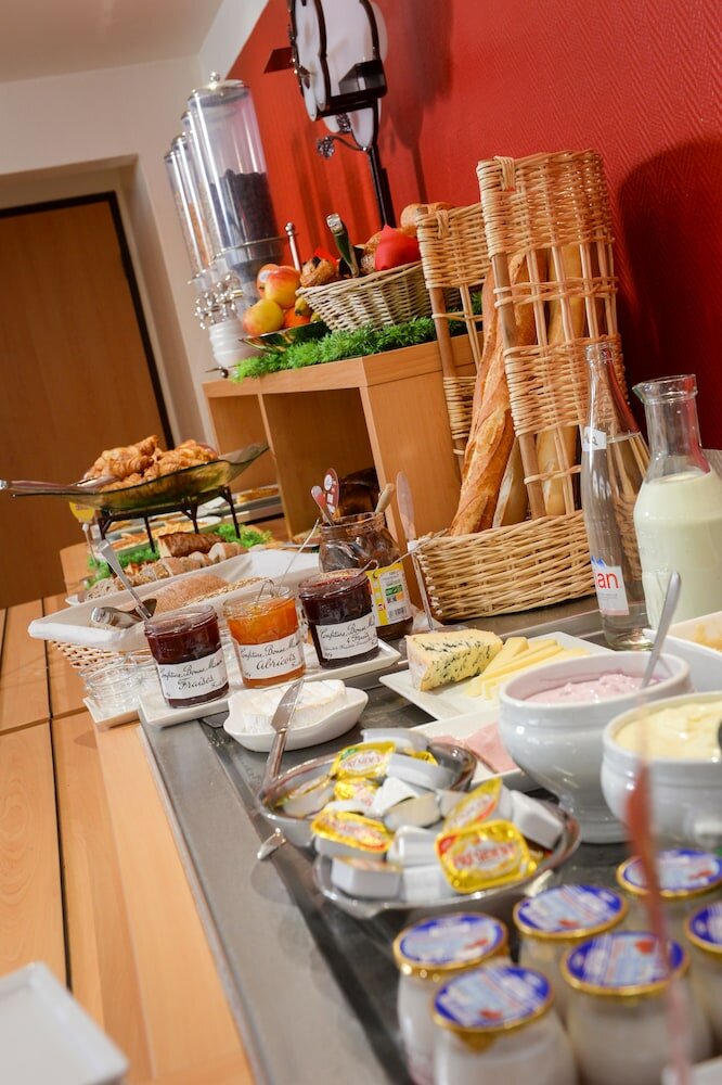 Фото Ibis Saint-Lô La Chevalerie