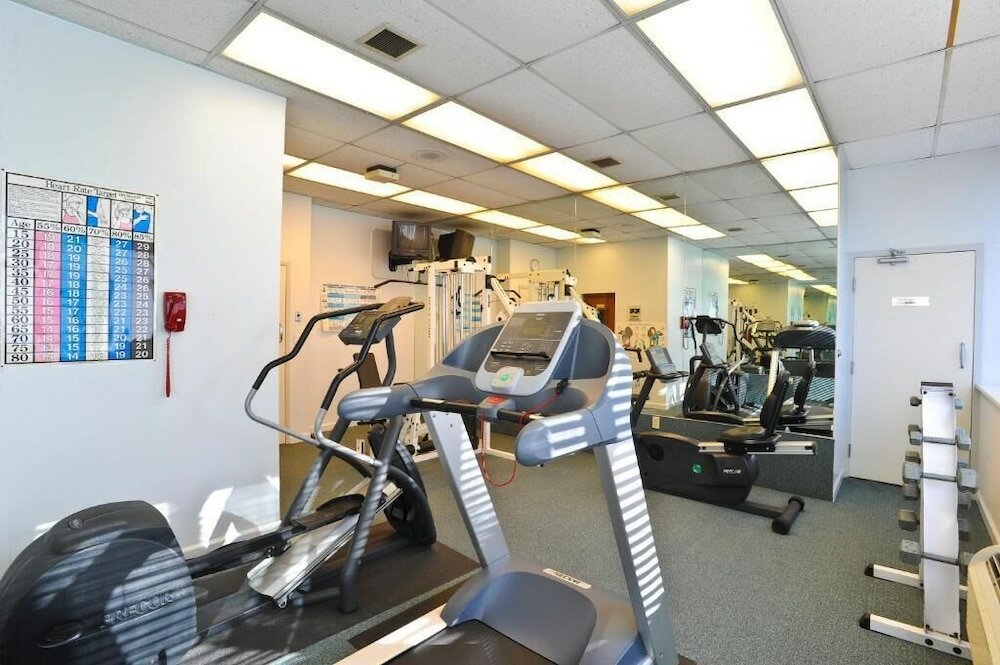 Фото Avon Old Farms Hotel