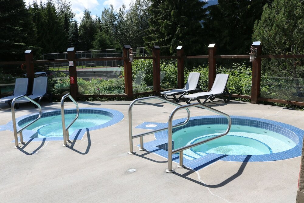 Фото Tantalus Resort Lodge