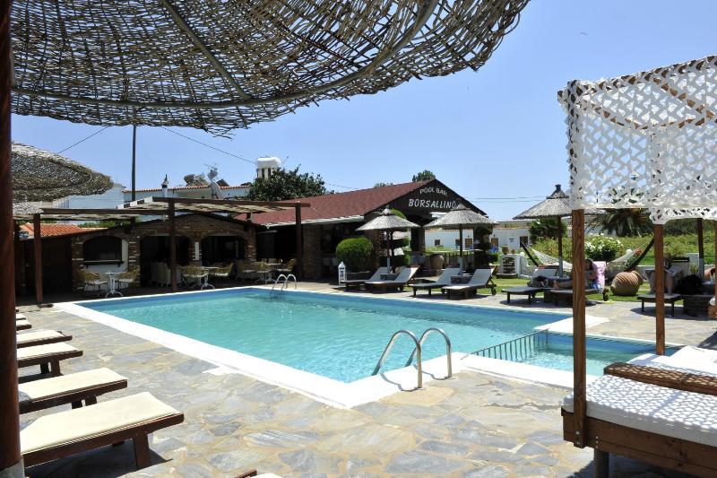 Фото Yalis Studios