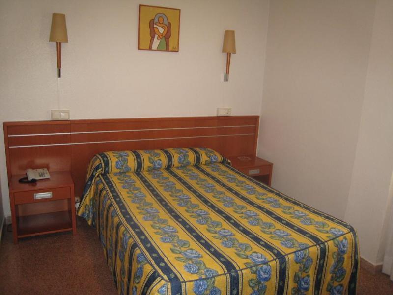 Фото Hostal Pensimar