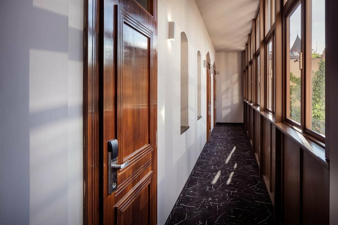 Фото MOODs Charles Bridge