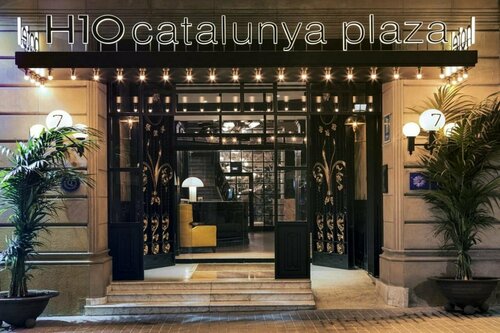 Гостиница H10 Catalunya Plaza в Барселоне