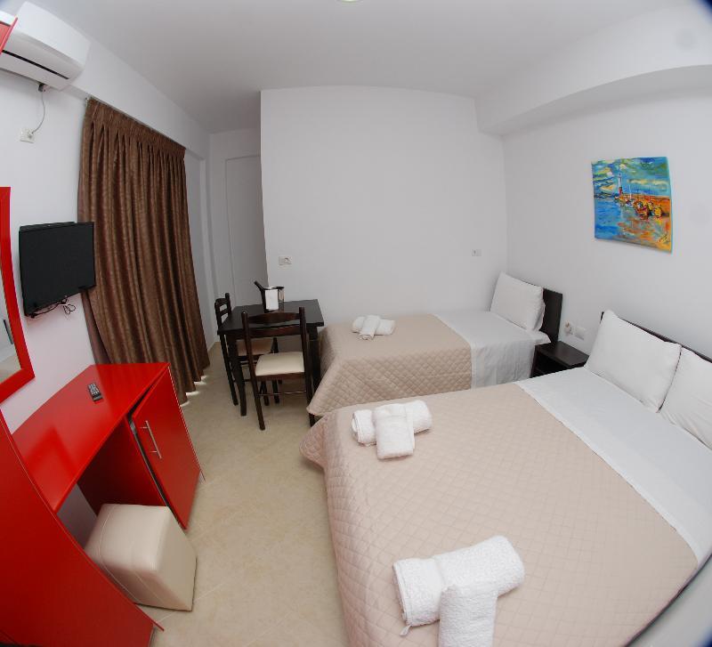 Фото Atlantis Hotel & Apartments