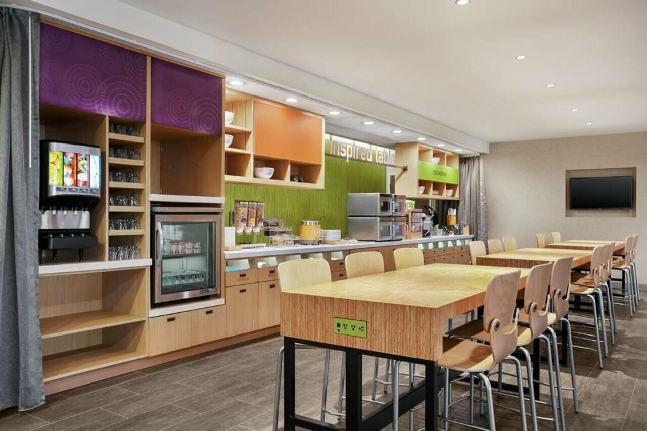 Фото Home2 Suites by Hilton Warminster Horsham