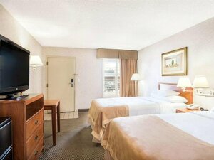 Гостиница Travelodge by Wyndham Pueblo