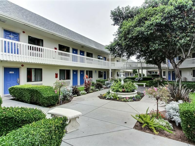 Фото Motel 6 Marina, Ca - Monterey