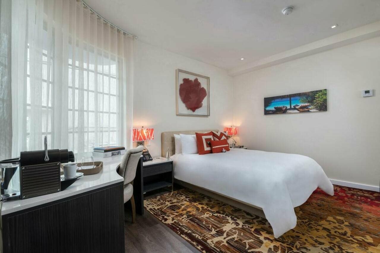 Фото The Marlin Hotel